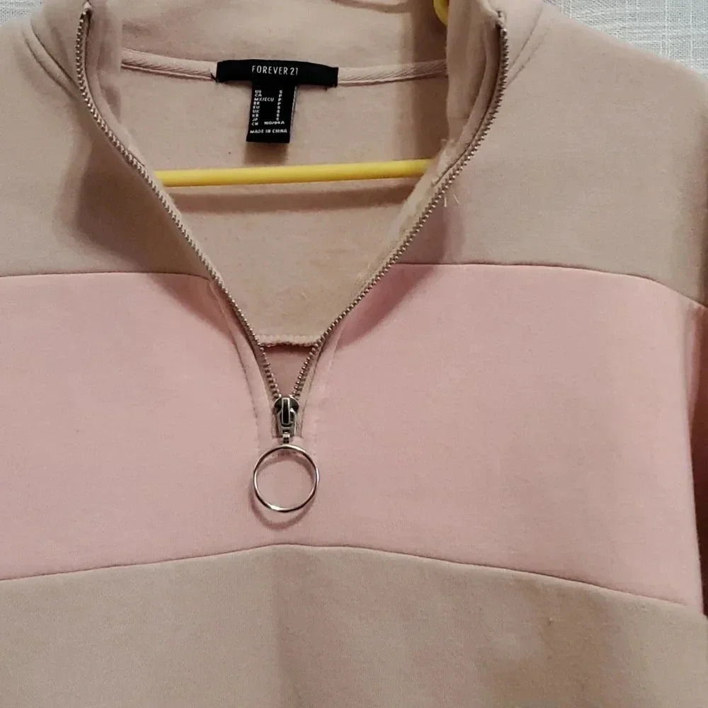 FOREVER 21 SWEATSHIRT - Picture 2 of 6